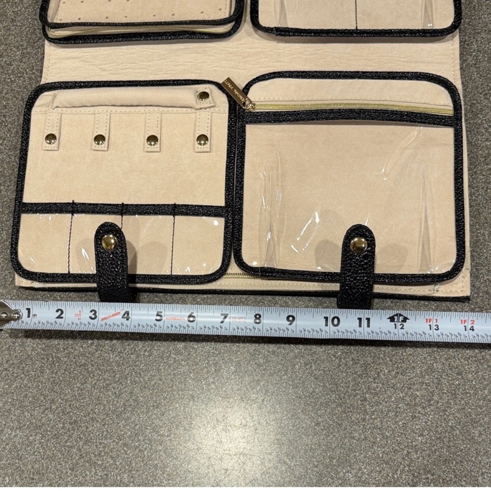 Kendra Scott Tan and Black Travel Jewelry Case - Picture 5 of 5